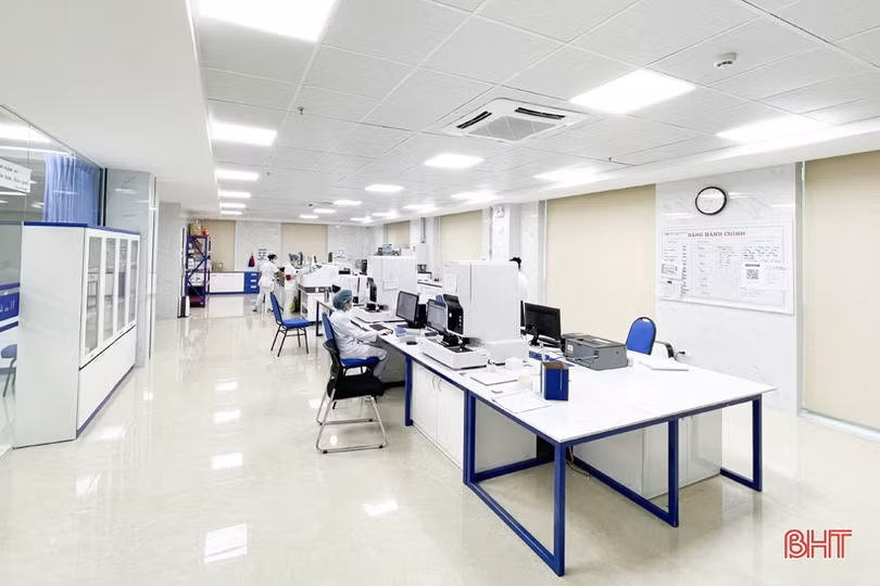 Bệnh viện Đa khoa TTH Hà Tĩnh đủ năng lực xét nghiệm khẳng định COVID-19 cho người dân có nhu cầu xuất cảnh
