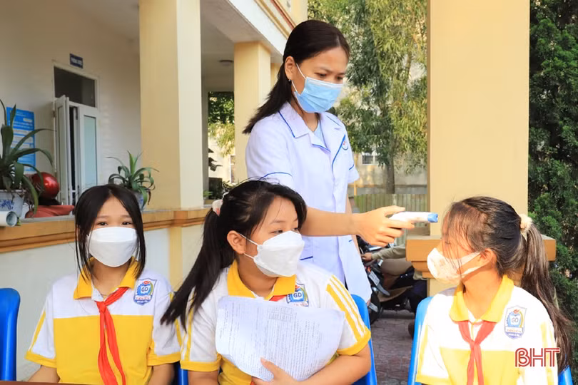 Các địa phương ở Hà Tĩnh tiêm phòng COVID-19 cho học sinh 11 tuổi