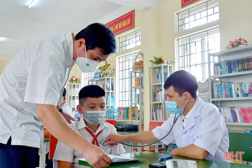 Các địa phương ở Hà Tĩnh tiêm phòng COVID-19 cho học sinh 11 tuổi