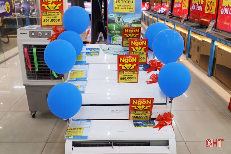 Người tiêu dùng Hà Tĩnh tranh thủ mua sắm trước kỳ nghỉ lễ 30/4 - 1/5