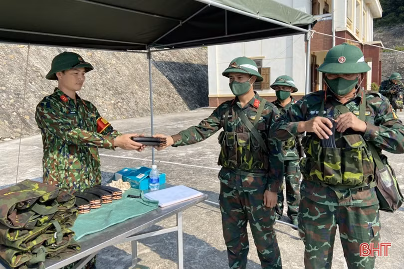 Phân đội Đảo Sơn Dương thực hành tốt bắn đạn thật