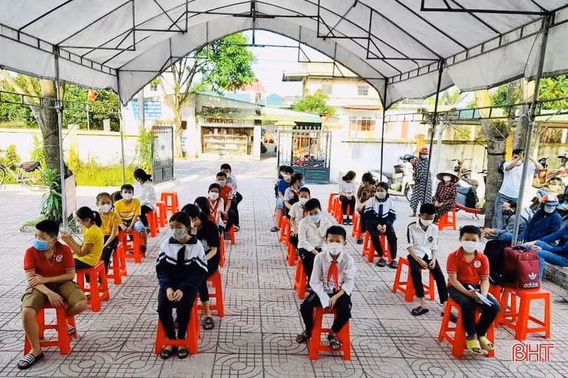 Các địa phương ở Hà Tĩnh tiêm phòng COVID-19 cho học sinh 11 tuổi