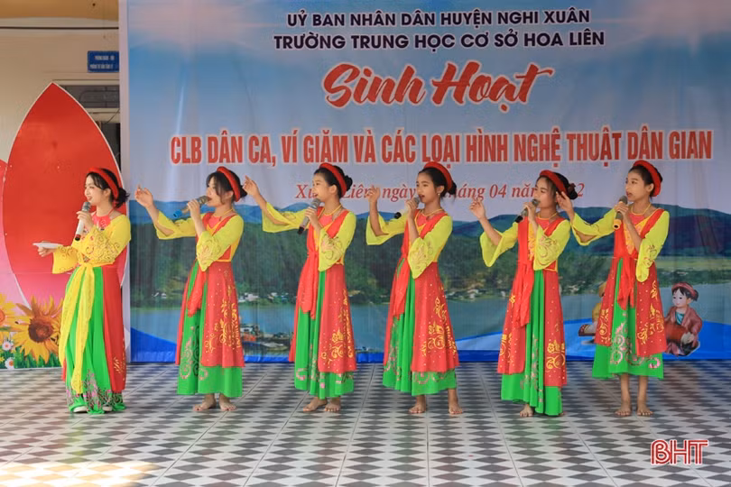 Ấn tượng chương trình sinh hoạt CLB Dân ca ví, giặm của Trường THCS Hoa Liên