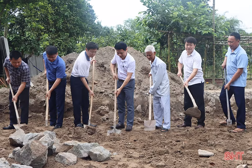 Công ty ALIVINA tài trợ 100 triệu đồng xây nhà kiên cố cho cựu chiến binh