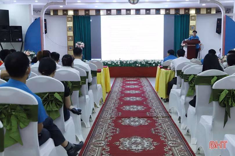Các ngành, địa phương Hà Tĩnh tôn vinh doanh nghiệp, người lao động tiêu biểu