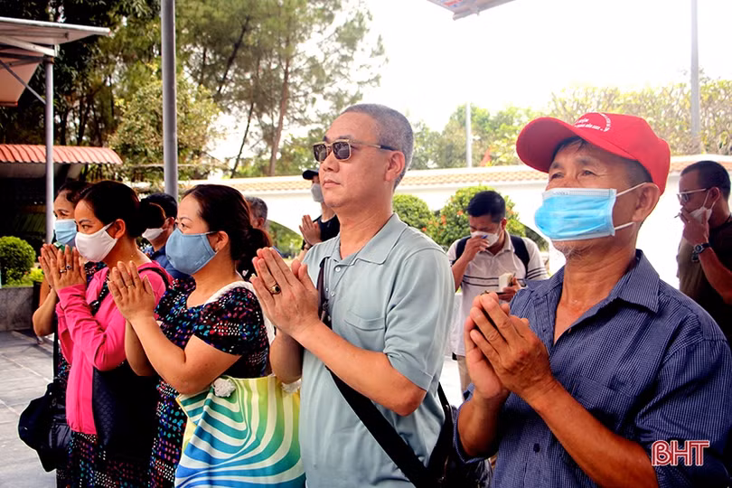 Du khách muôn phương đến tri ân tại Khu di tích Ngã ba Đồng Lộc