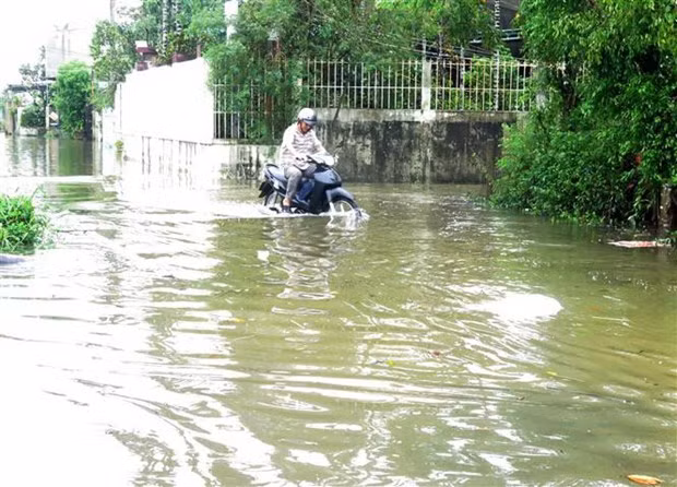 Quảng Ngãi: Nước lũ dâng cao, nhiều khu dân cư bị ngập nặng