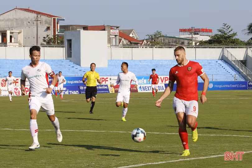 Hồng Lĩnh Hà Tĩnh ghi dấu V.League bằng tinh thần vượt khó