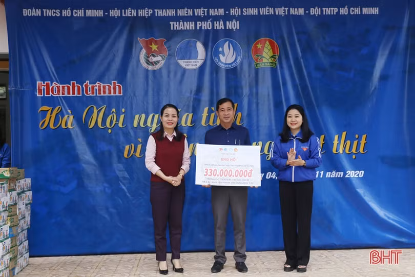 Tỉnh Hưng Yên hỗ trợ Nhân dân vùng lũ Hà Tĩnh gần 3 tỷ đồng