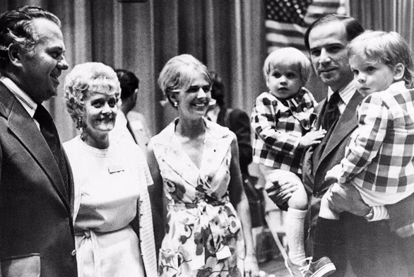 Con đường trở thành Tổng thống Mỹ thứ 46 của ông Joe Biden