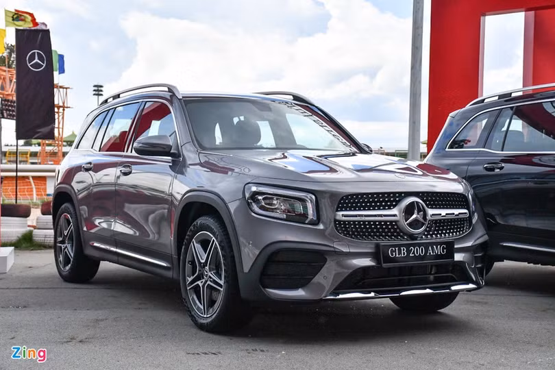 Các mẫu SUV hạng sang khoảng 2 tỷ đồng mới được ra mắt tại Việt Nam