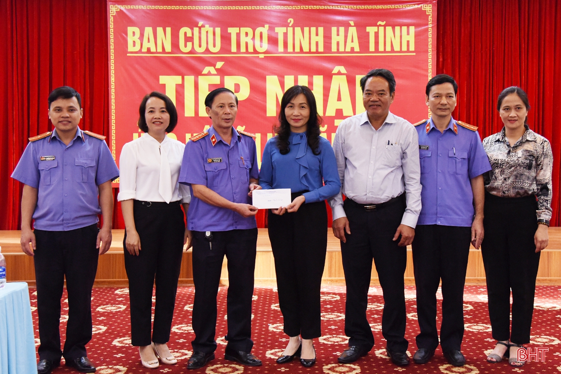Gần 40 tỷ đồng ủng hộ đồng bào Hà Tĩnh bị ảnh hưởng lũ lụt