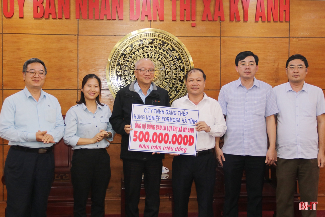 Gần 40 tỷ đồng ủng hộ đồng bào Hà Tĩnh bị ảnh hưởng lũ lụt