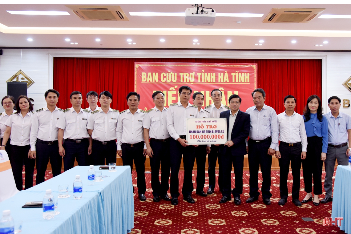 Gần 40 tỷ đồng ủng hộ đồng bào Hà Tĩnh bị ảnh hưởng lũ lụt