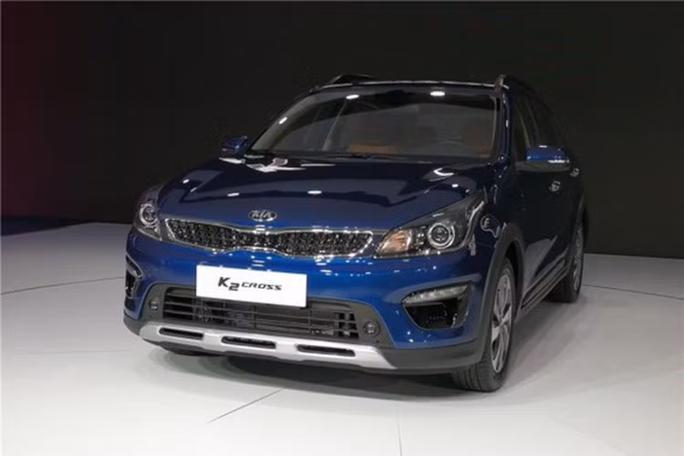 kia ra mat k2 cross moi chot gia gan 300 trieu dong
