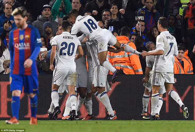 real madrid barcelona van bai sinh tu