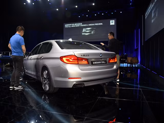 chi tiet xe sang khien nhieu nguoi phat them bmw 5 series li 2017