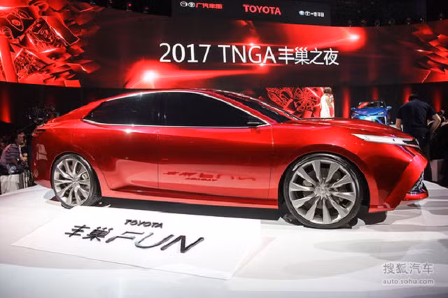 day la hinh anh xem truoc cua toyota camry 2018 cho chau a