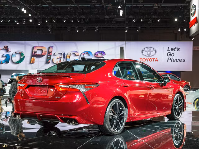 day la hinh anh xem truoc cua toyota camry 2018 cho chau a