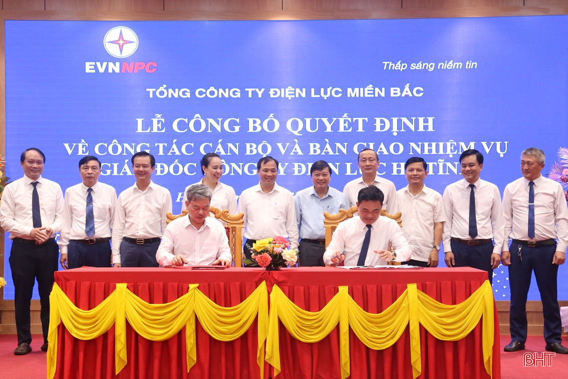Công bố quyết định điều động, bổ nhiệm Giám đốc Công ty Điện lực Hà Tĩnh