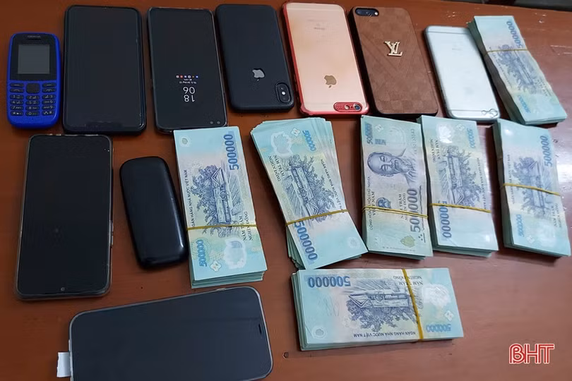 Triệt phá đường dây lô đề, cá độ qua mạng, bắt nhiều đối tượng ở Hà Tĩnh và Nghệ An
