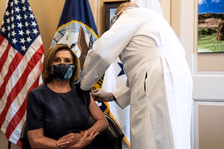 Tổng thống đắc cử Mỹ Joe Biden tiêm vaccine ngừa Covid-19 Pfizer-BioNTech