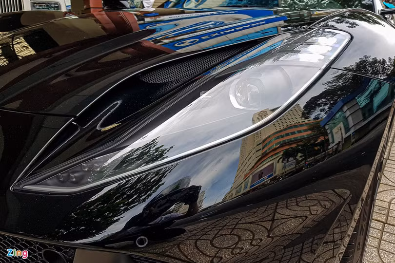 Chi tiết Ferrari 812 Superfast thứ 2 tại Việt Nam