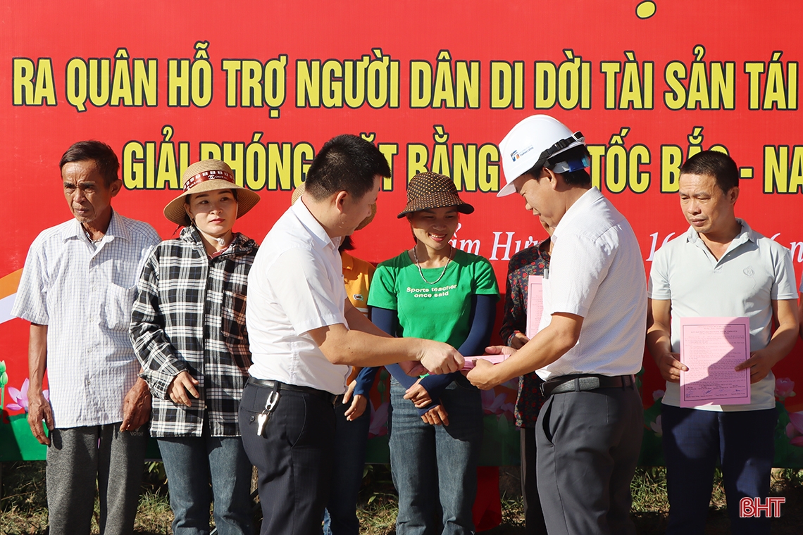 Chủ tịch UBND tỉnh dự lễ phát động di dời tái định cư dự án cao tốc Bắc - Nam ở Cẩm Xuyên
