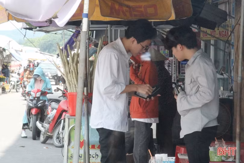 Thực hiện thông điệp 5K tại Hà Tĩnh: Nhiều người nghiêm túc, số lớn vẫn lơ là...