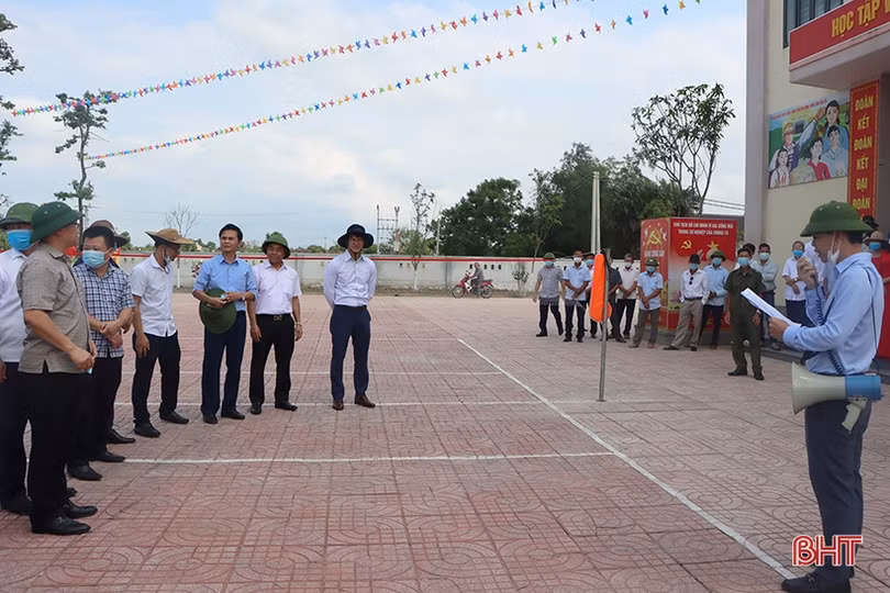 Cẩm Xuyên hồ hởi hiến đất mở rộng đường, nâng chất tiêu chí giao thông