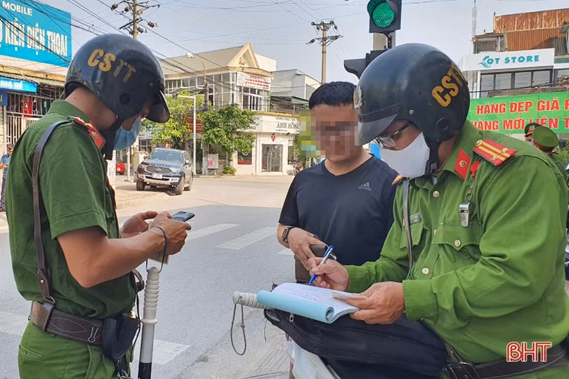 Công an TP Hà Tĩnh thông báo về đơn vị, địa phương các trường hợp dừng, đỗ xe sai quy định
