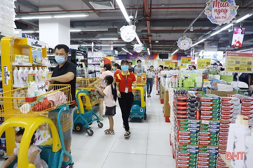 Siêu thị, trung tâm thương mại ở Hà Tĩnh siết chặt công tác phòng dịch
