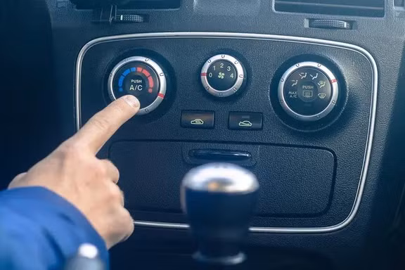 Để điều hòa ô tô vừa mát xe lại tiết kiệm xăng, đừng bỏ qua 6 lưu ý này
