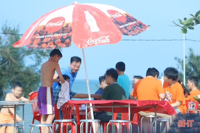 Thực hiện thông điệp 5K tại Hà Tĩnh: Nhiều người nghiêm túc, số lớn vẫn lơ là...