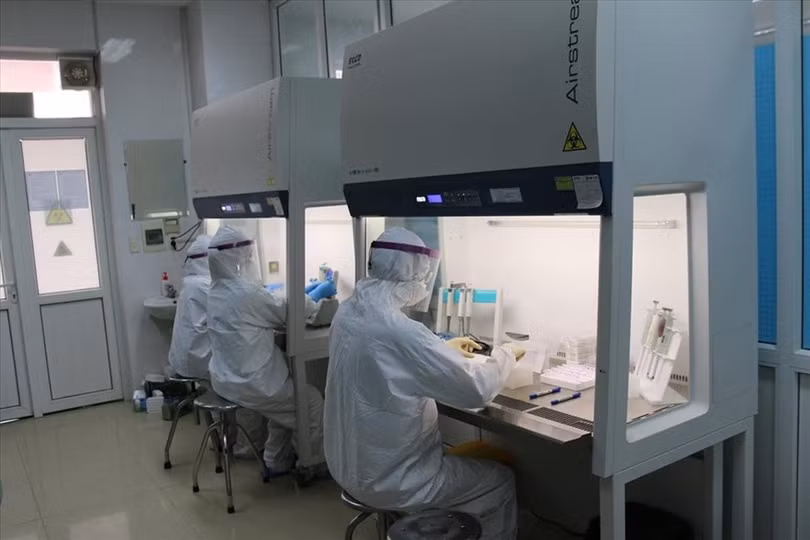 Chiều 30/4: Thêm 14 ca mắc Covid-19, có 4 ca ghi nhận trong nước tại Hà Nam và Hà Nội