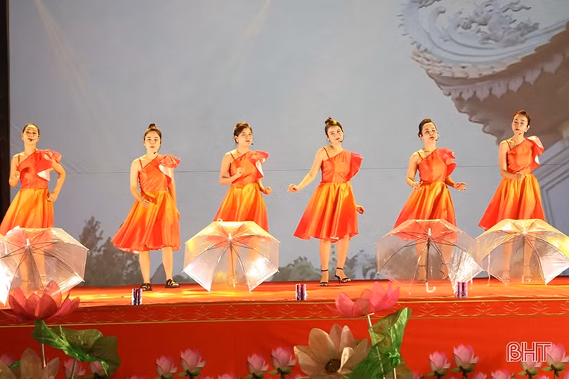 “Giai điệu mùa thu” chào mừng Quốc khánh tại thành phố Hà Tĩnh