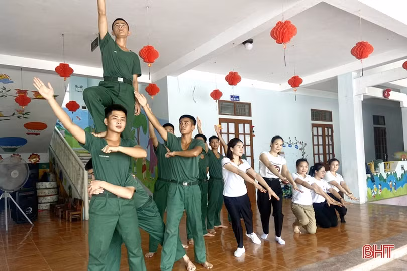 Nâng cao hiệu quả công tác dân vận, thực hiện tốt nhiệm vụ quân sự, quốc phòng