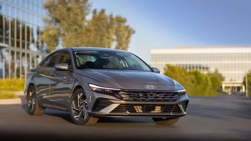 Hyundai Elantra 2024 ra mắt - chỉnh thiết kế, thêm an toàn
