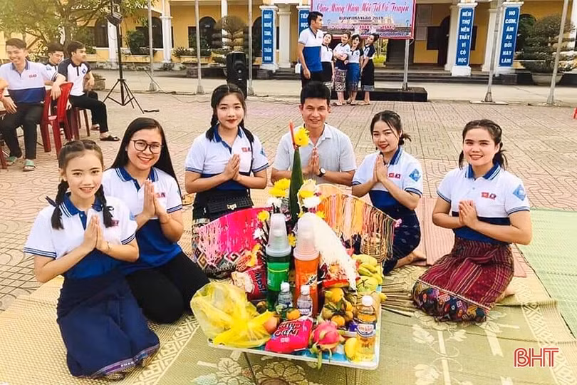 Thắm tình Việt - Lào trên các giảng đường ở Hà Tĩnh