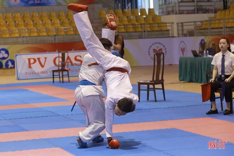 Hấp dẫn các trận chung kết Karate trong ngày thứ 2 Đại hội TDTT Hà Tĩnh