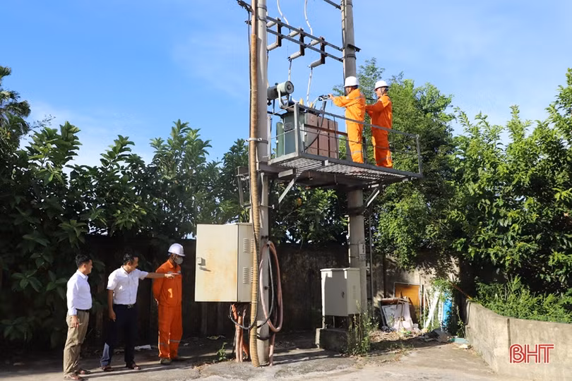 Điện lực Hà Tĩnh tập trung nâng cấp lưới điện phục vụ năm học mới