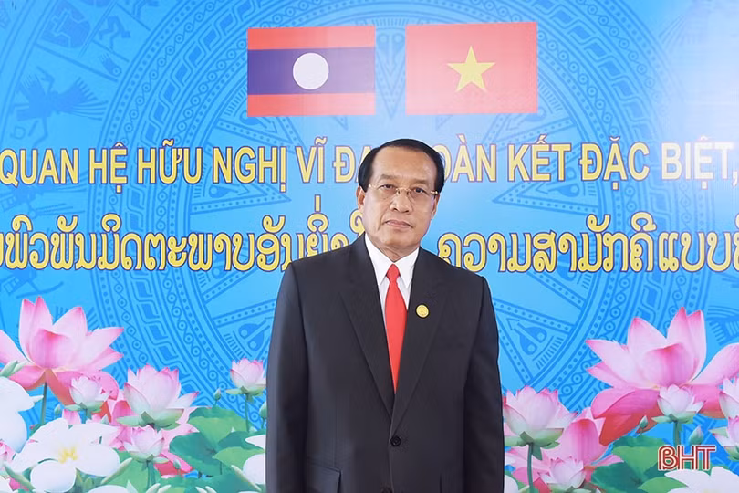 Không ngừng vun đắp để mối quan hệ hữu nghị Việt Nam - Lào truyền mãi đến mai sau