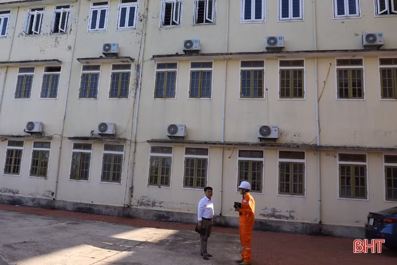 Điện lực Hà Tĩnh tập trung nâng cấp lưới điện phục vụ năm học mới