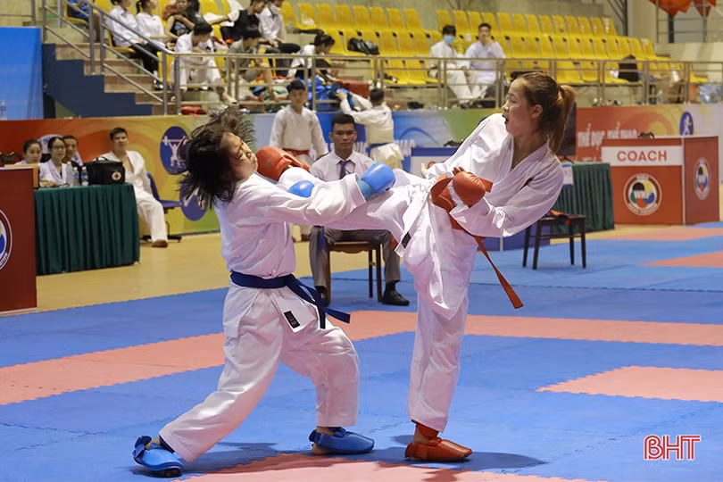 Hấp dẫn các trận chung kết Karate trong ngày thứ 2 Đại hội TDTT Hà Tĩnh