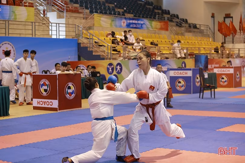 Hấp dẫn các trận chung kết Karate trong ngày thứ 2 Đại hội TDTT Hà Tĩnh