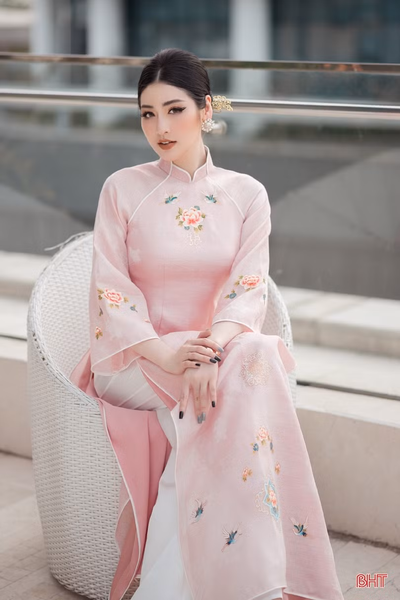 Nhà thiết kế 9X Hà Tĩnh kể chuyện bản sắc cố đô Huế qua tà áo dài