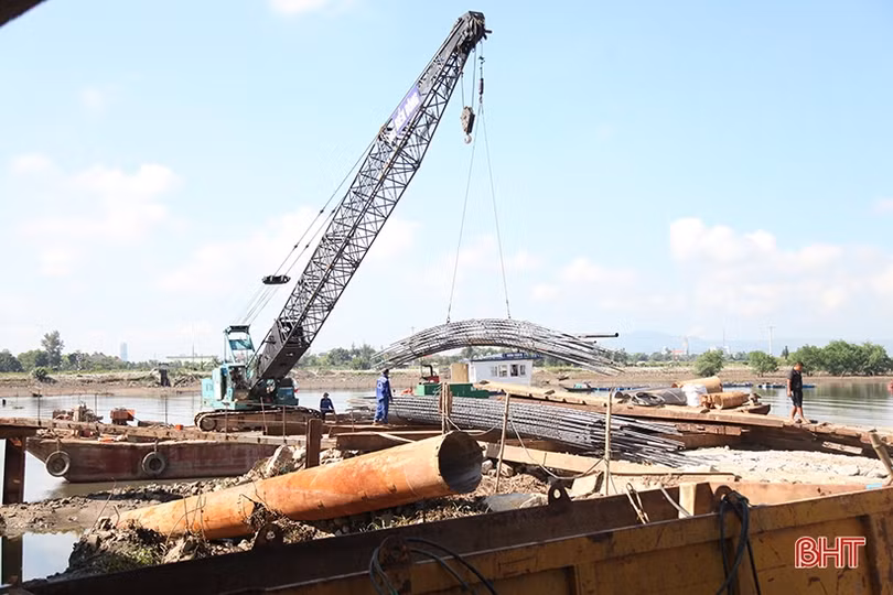 Người dân phấn khởi lưu thông trên tuyến đường nối TP Hà Tĩnh với Lộc Hà