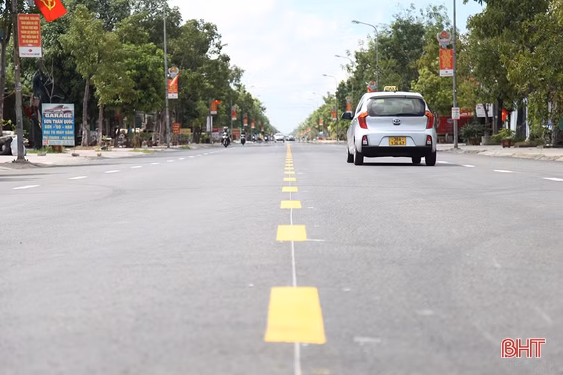 Người dân phấn khởi lưu thông trên tuyến đường nối TP Hà Tĩnh với Lộc Hà