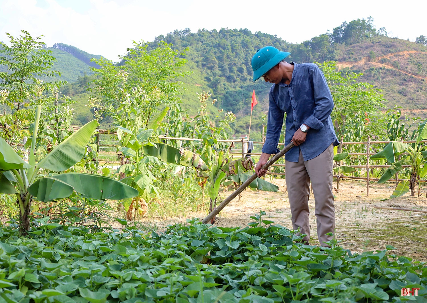“Thủ lĩnh” mặt trận tận tụy, uy tín với dân bản Rào Tre