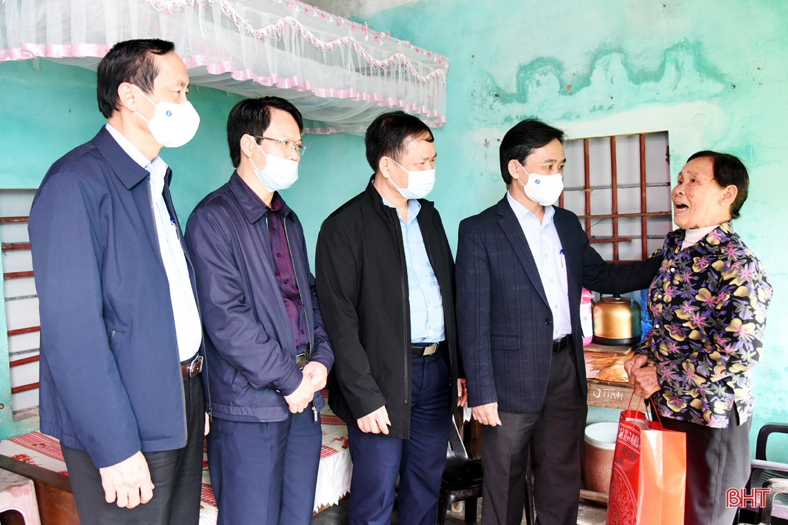 Phó Bí Thư Thường trực Tỉnh ủy chúc tết người có công, gia đình chính sách ở huyện Kỳ Anh